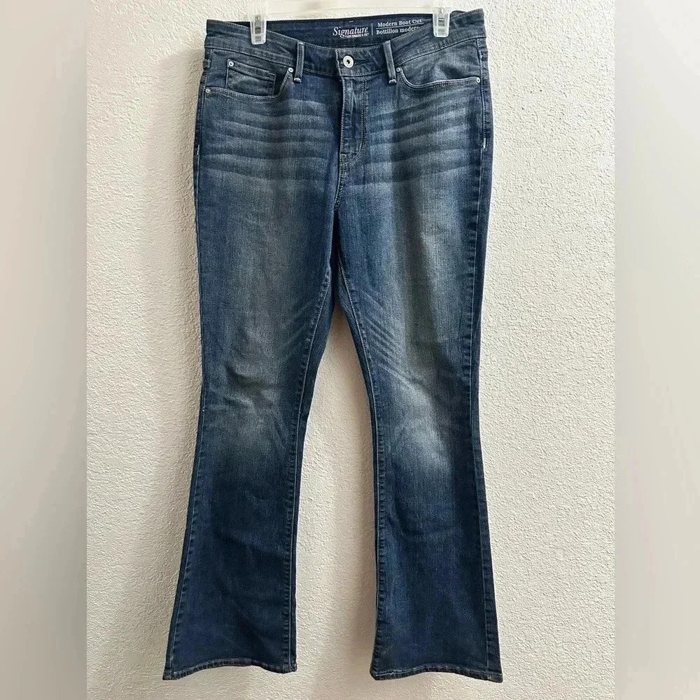 2/40$Signature By Levi's Modern Bootcut Jeans Women's Size 12/31X32 Blue MidRise